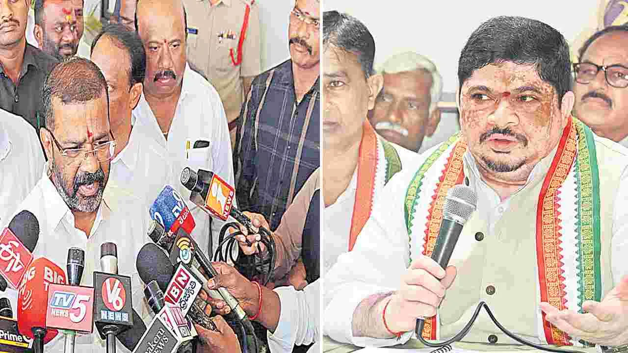 Congress Leaders Criticize: కేటీఆర్‌ వరంగల్‌కు మళ్లీ వస్తే చెప్పులతో కొట్టి పంపిస్తాం