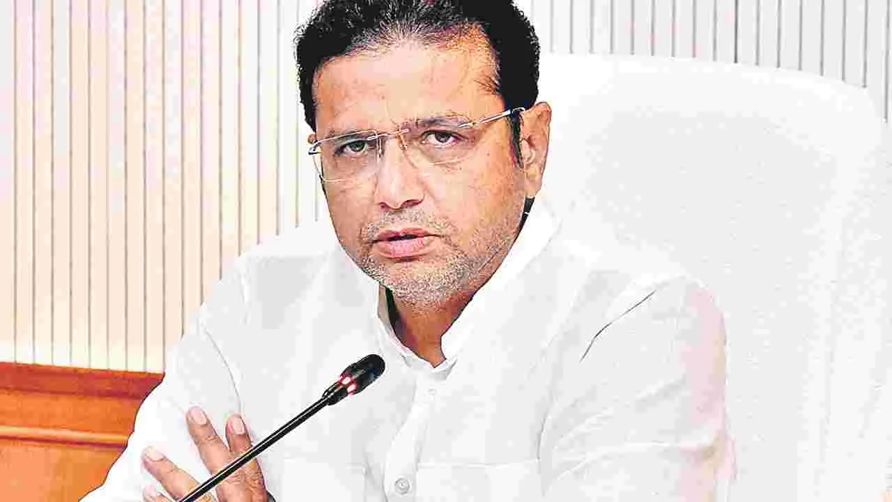 Minister D. Sridhar Babu: ఇప్పుడు మేల్కొనకపోతే మరో ఢిల్లీలా హైదరాబాద్‌