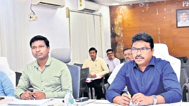 వినూత్నమైన ఆలోచనలతో ముందుకు పోవాలి