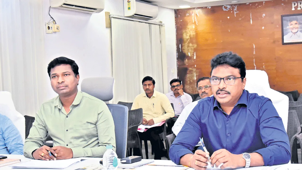 వినూత్నమైన ఆలోచనలతో ముందుకు పోవాలి