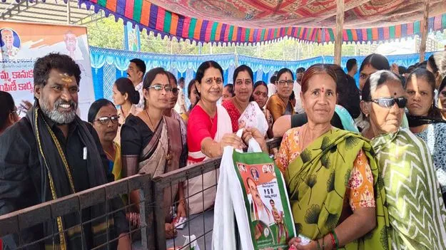 ఆడపడుచులకు అండగా ఉంటాం 