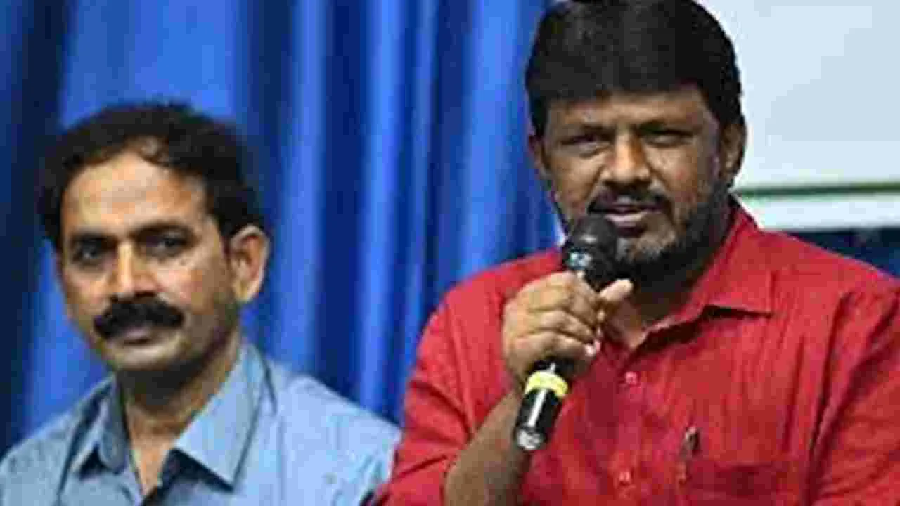 CPI state secretary G. Eswarayya criticized: స్టీల్‌ప్లాంట్‌ భూముల ధారాదత్తం తగదు