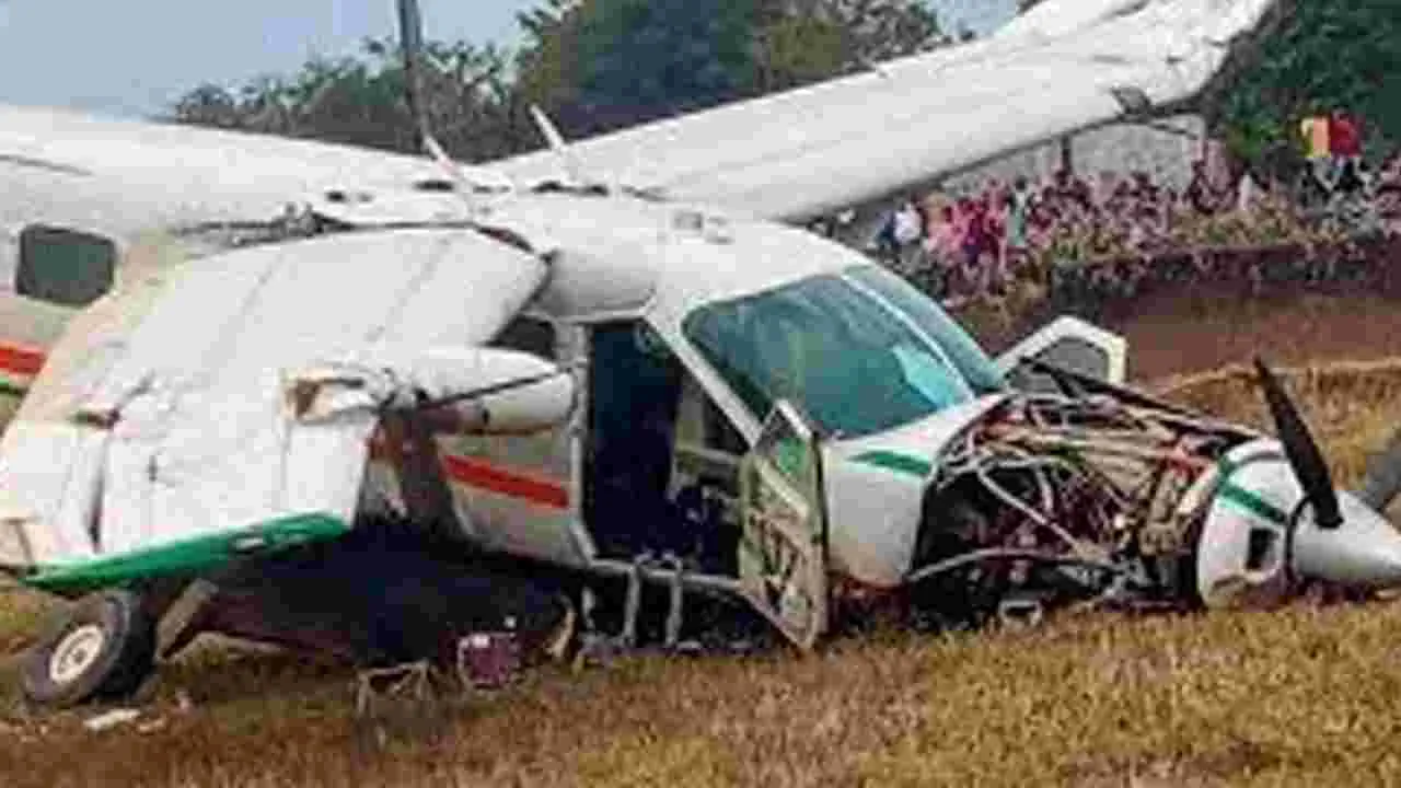Helicopter Crash: కుప్పకూలిన హెలికాప్టర్‌