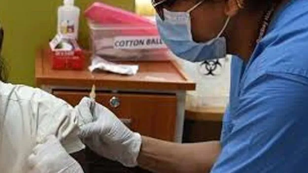 HPV Vaccines: బాలికలకు హెచ్‌పీవీ టీకాలు