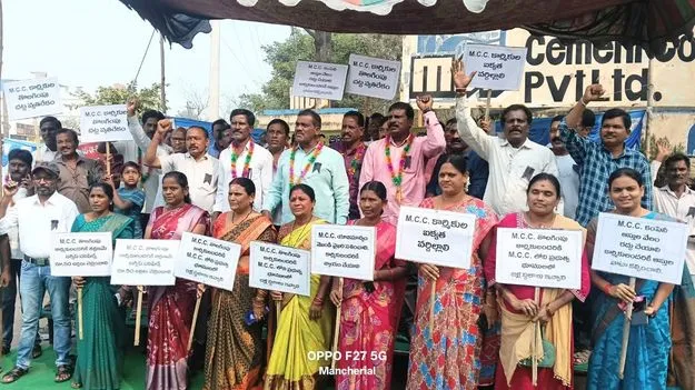 రోడ్డున పడ్డారు..