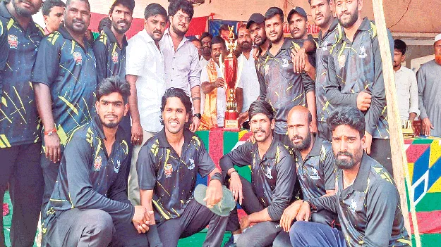 జాతీయ స్థాయి క్రీడల్లో రాణించాలి