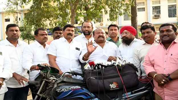 బలహీన వర్గాలకు రిజర్వేషన్లు దక్కకుండా కుట్ర