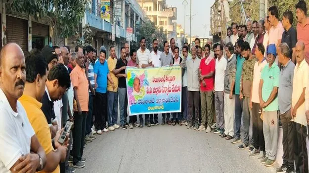 హుజూరాబాద్‌ను పీవీ జిల్లాగా ఏర్పాటు చేయాలి..