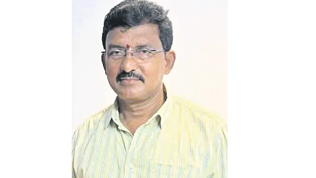 హైదరాబాద్‌లో రోడ్డు ప్రమాదం..  టీడీపీ నేత కేశవులు మృతి