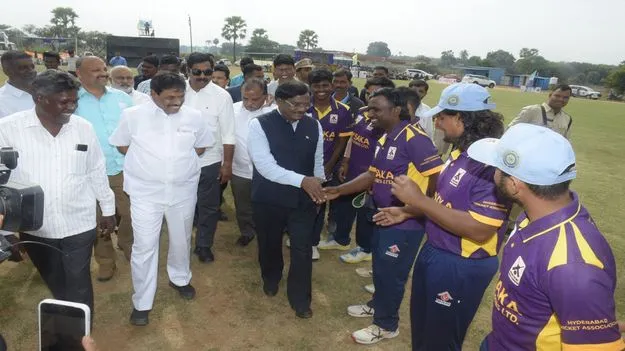 క్రీడాకారులను ప్రోత్సహించేందుకు వెంకటస్వామి మెమోరియల్‌