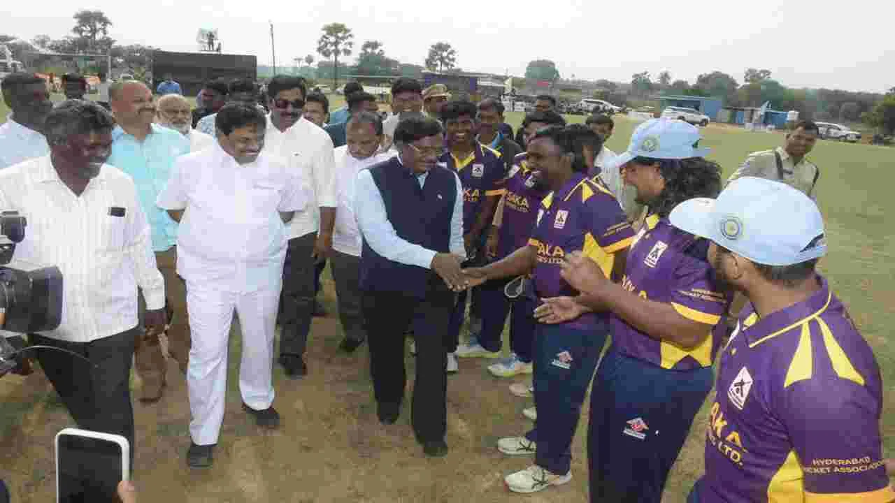 క్రీడాకారులను ప్రోత్సహించేందుకు వెంకటస్వామి మెమోరియల్‌