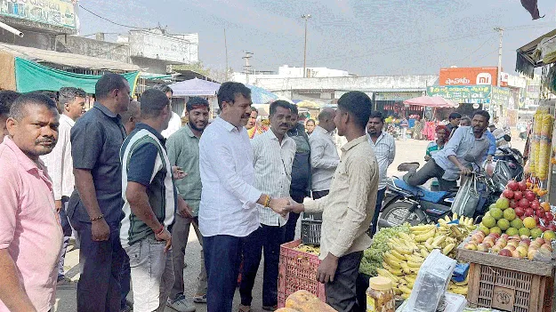 మునిసిపల్‌ ఎన్నికల్లో ఆదరించండి 