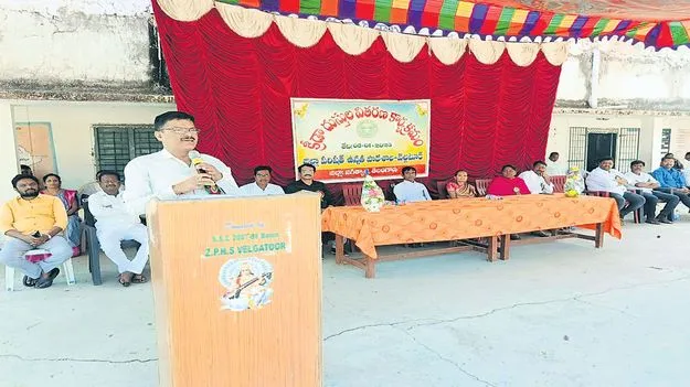 విద్యార్థులు సేవా భావాన్ని అలవర్చుకోవాలి