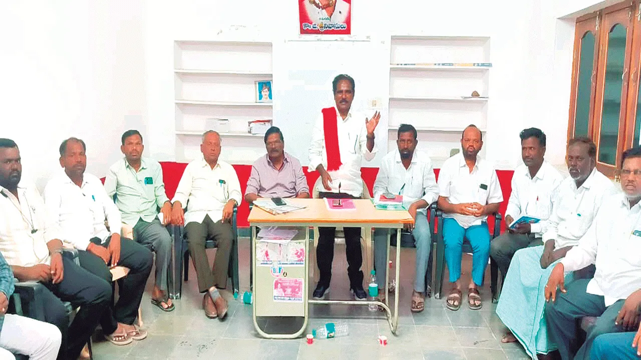 మతోన్మాద పార్టీలకు ఎన్నికల్లో బుద్ధి చెప్పాలి