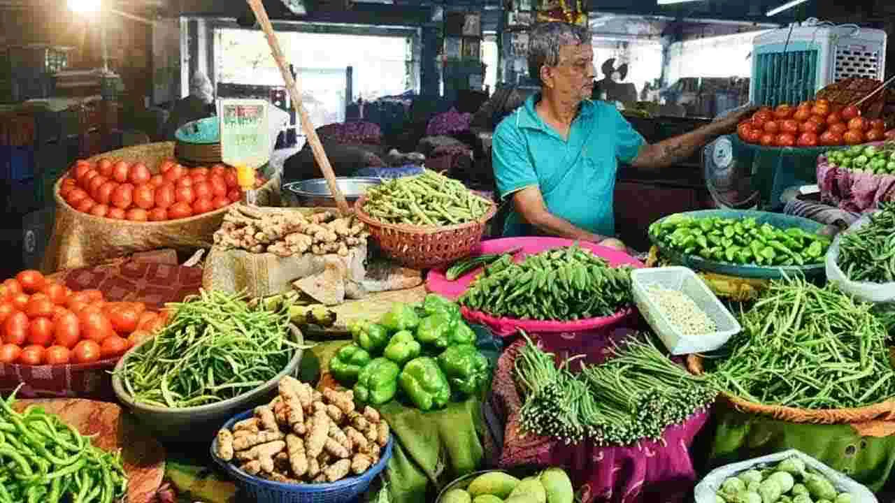 Retail Inflation India: మళ్లీ ధరల సెగ షురూ