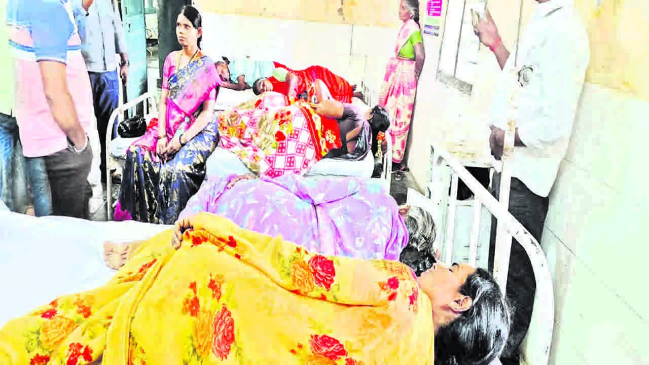 PHCs: శిథిల భవనాల్లో ప్రజారోగ్యం