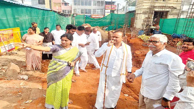 The expansion of the temple should be completed by Ammavari festival అమ్మవారి పండగ నాటికి   ఆలయ విస్తరణ పూర్తి చేయాలి