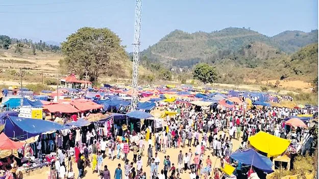 సందడిగా తారుమారు సంత