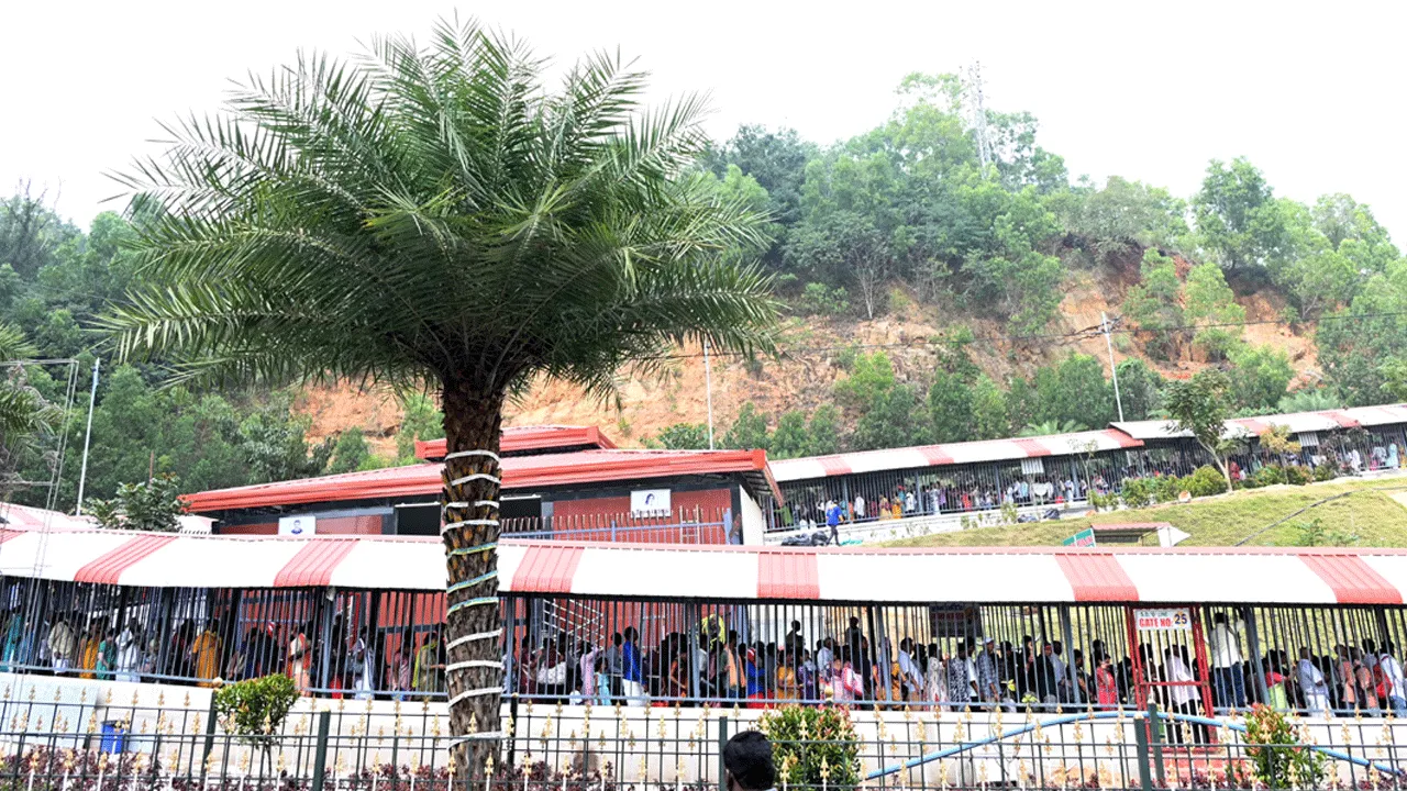 రేపు అర్ధరాత్రి వైకుంఠద్వారాలు మూసివేత