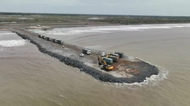 పోర్టుకు దారులు