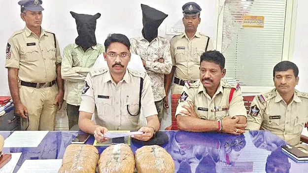  చెడు వ్యసనాలకు బానిసై..