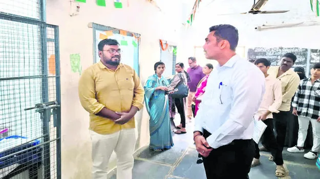 COLLECTOR: సేవల్లో పారదర్శకత తప్పని సరి: కలెక్టర్‌  