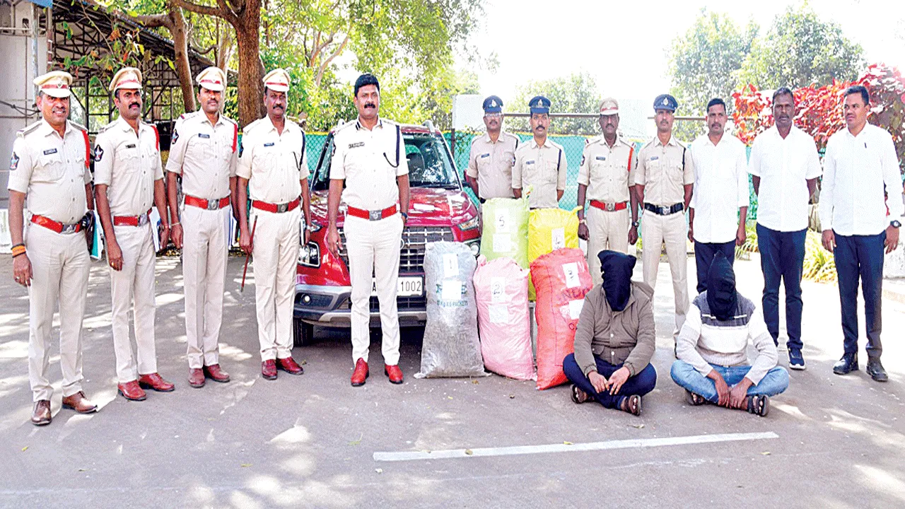 గంజాయి స్వాధీనం.. ఇద్దరి అరెస్టు