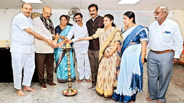 చట్టసభలపై అవగాహన కల్పించాలి