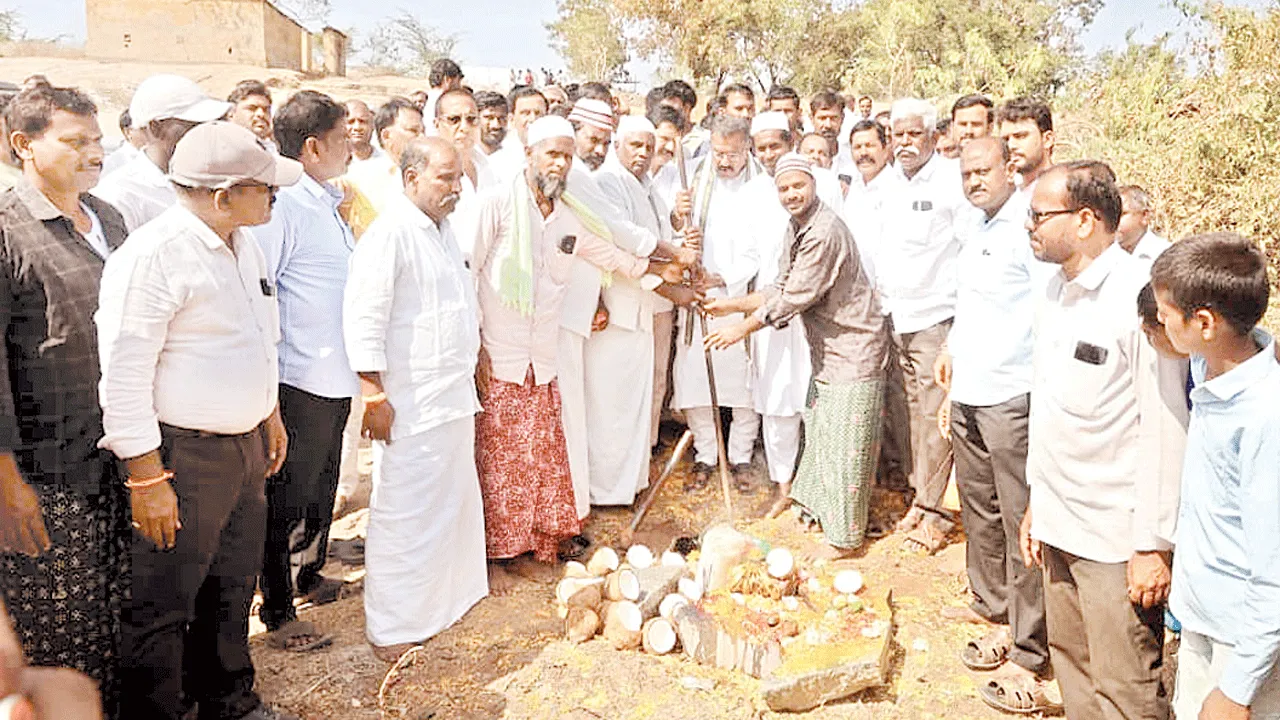 ప్రతి ఇంటికి కొళాయి కనెక్షన