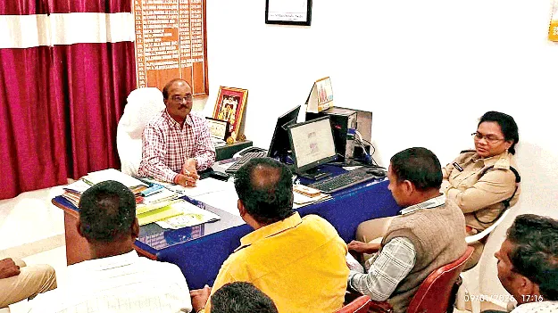 ప్రైవేటు బస్సుల్లో అధికంగా చార్జీలు వసూలు చేయొద్దు