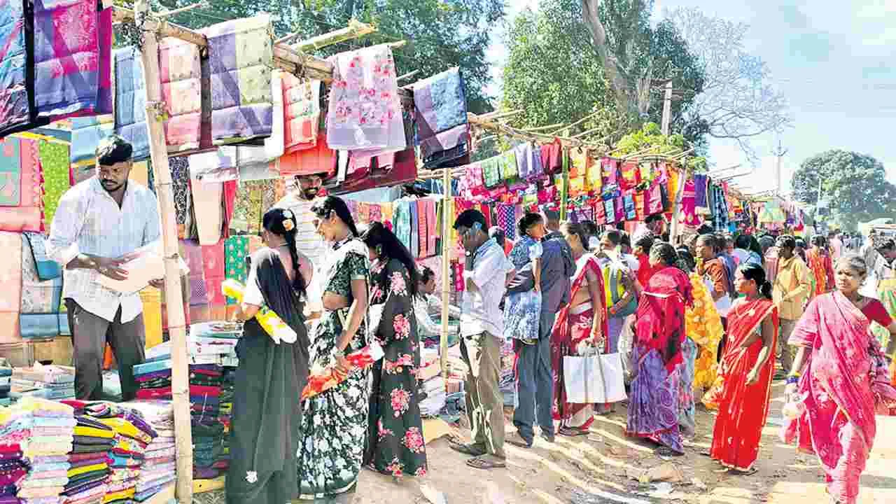 సంతలే మన్యం సూపర్‌ మార్కెట్లు!