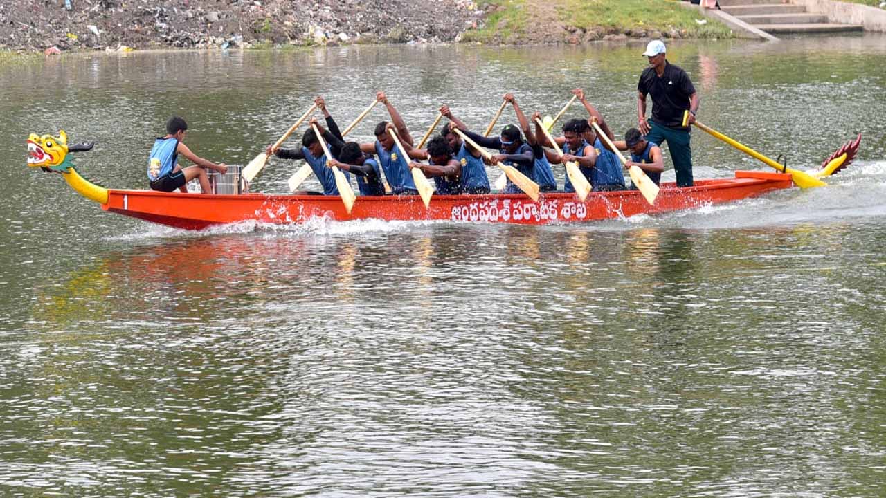 ఆత్రేయపురం ఉత్సవాల్లో డ్రాగన్ పడవ పోటీలు