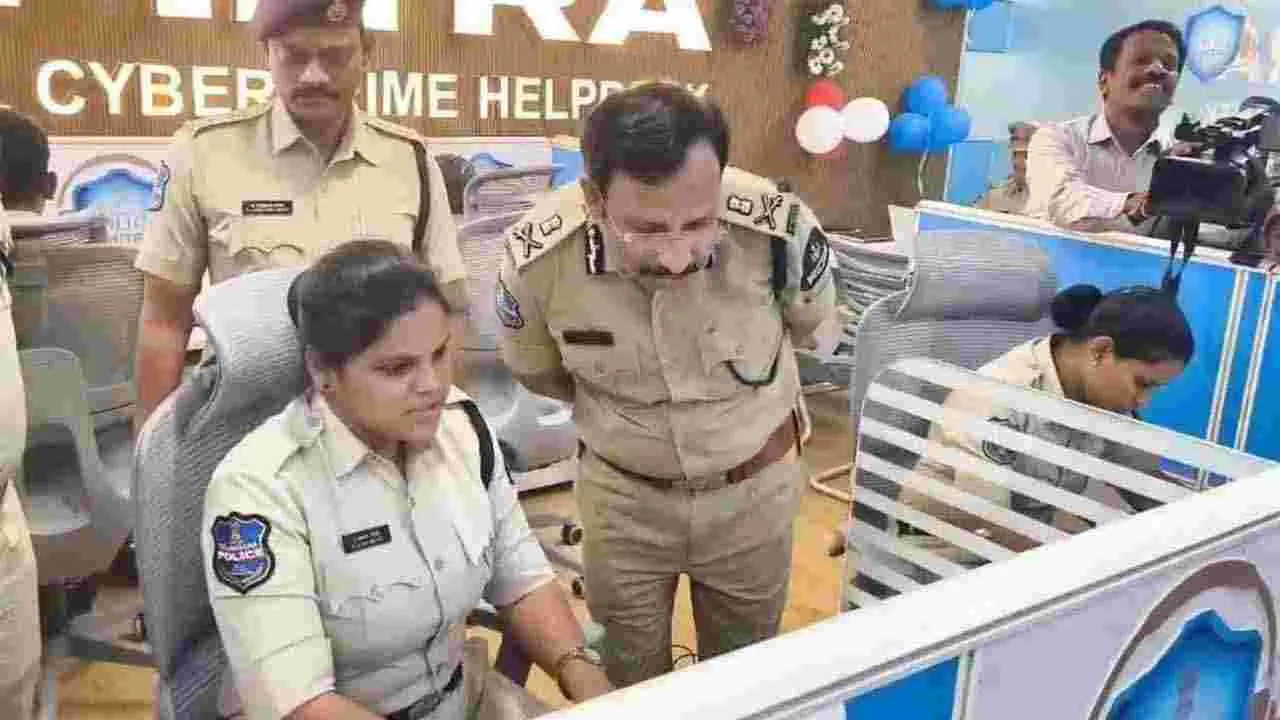Hyderabad CP: సైబర్ బాధితులకు అండగా పోలీసులు: సీపీ సజ్జనార్