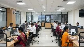 Government Employees: పండగ వేళ గుడ్ న్యూస్.. ఖాతాలు చెక్ చేసుకోండి.. 