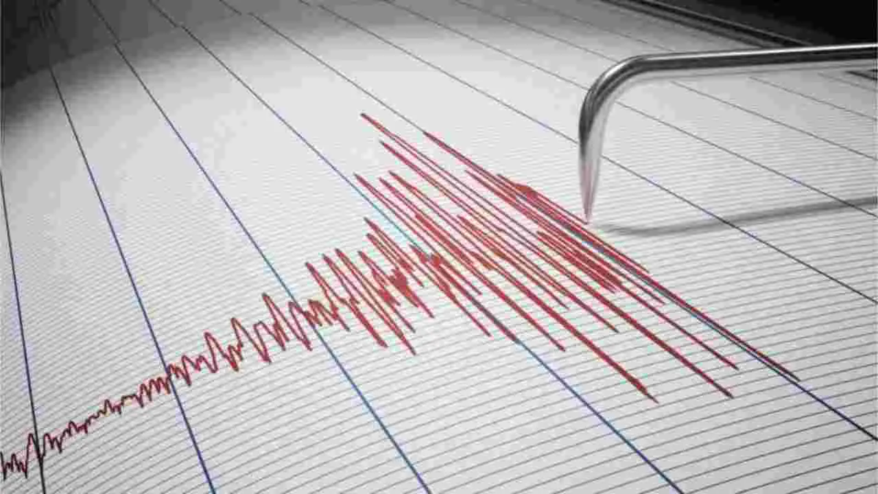 Gujarat Tremors: గుజరాత్‌లో వరుస భూప్రకంపనలతో కలకలం.. ఏకంగా 12 మార్లు..