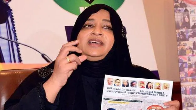 Telangana: మాట వినకపోతే ఉద్యోగాలు పోతాయ్‌!