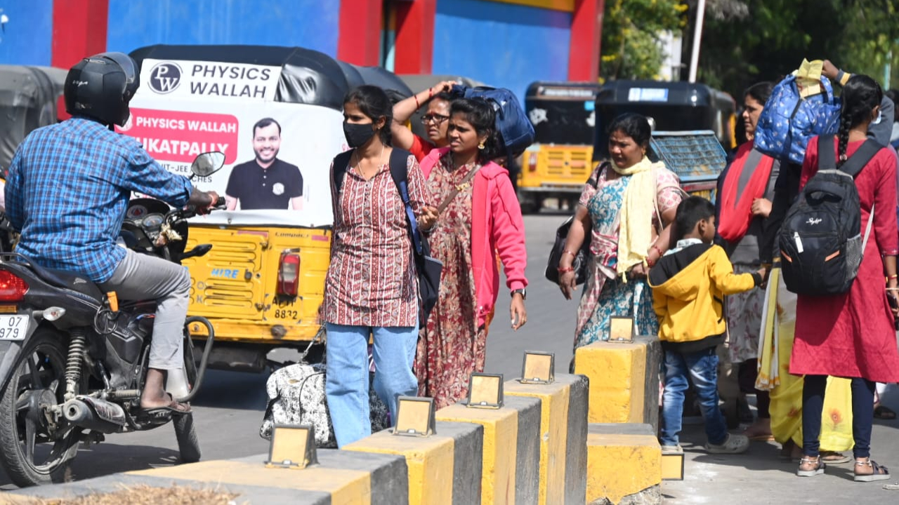 సంక్రాంతి సందడి మొదలు.. ఊరెళ్లే బాటలో నగరవాసులు