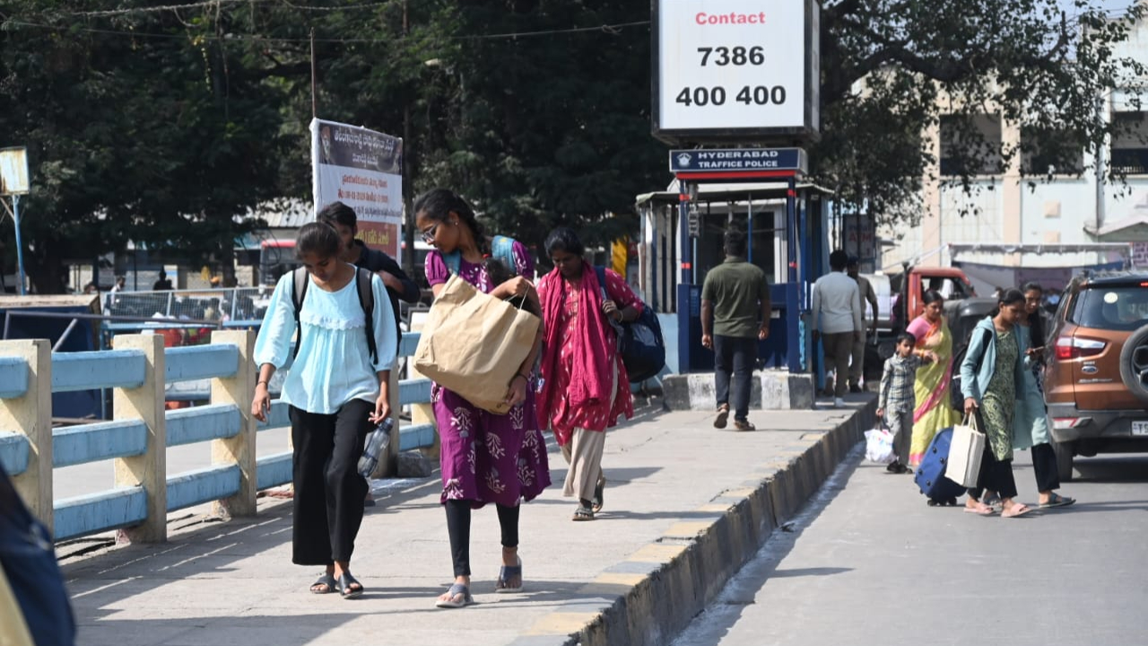 సంక్రాంతి సందడి మొదలు.. ఊరెళ్లే బాటలో నగరవాసులు