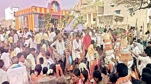 ఎరిగేరిలో ఘనంగా దేవర 