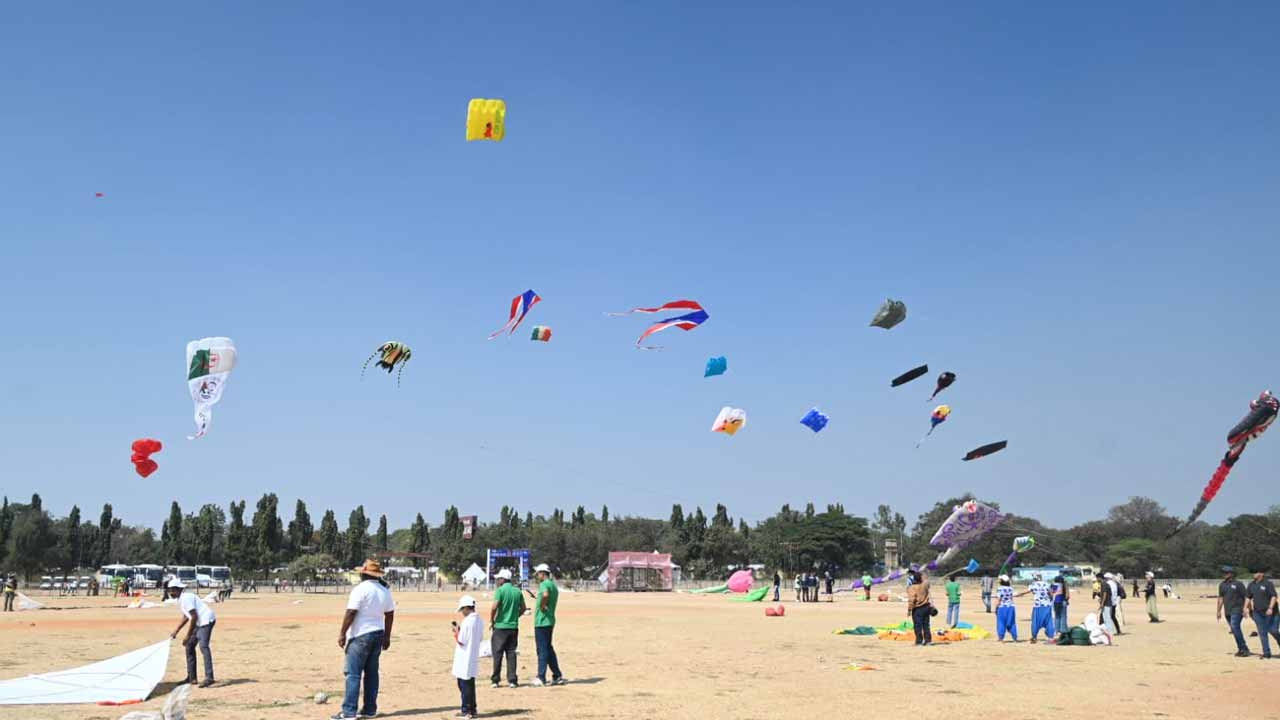 వైభవంగా కైట్ ఫెస్టివల్.. హాజరైన విదేశీయులు