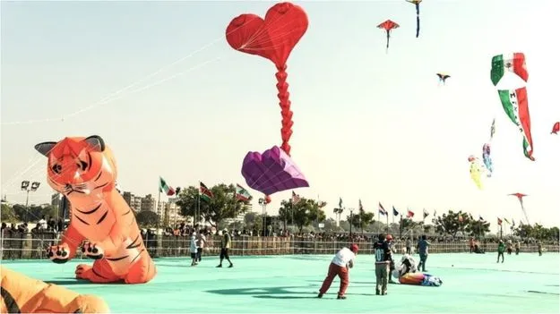 Sankranti Fly kites Tradition: మకర సంక్రాంతి 2026..  గాలిపటాలు ఎందుకు ఎగురవేస్తారో తెలుసా?