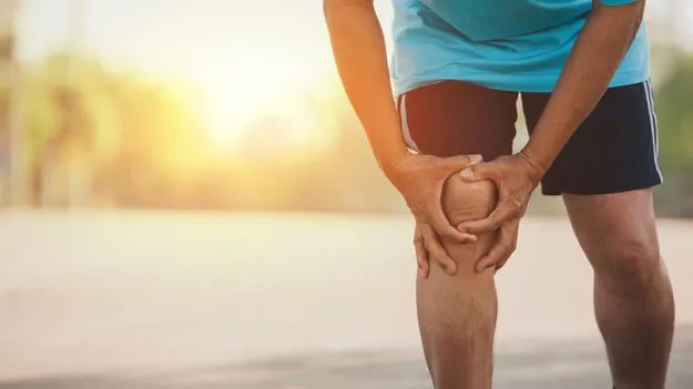 Winter Knee Pain Causes: చలికాలంలో మోకాళ్ల నొప్పులు ఎందుకు వస్తాయి? కారణాలు తెలుసుకోండి..