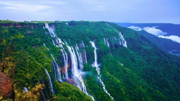 Meghalaya Tourism: ప్రకృతి ప్రేమికులకు స్వర్గం.. మేఘాలయ పర్యటనకు బెస్ట్ టైమ్ ఇదే.!