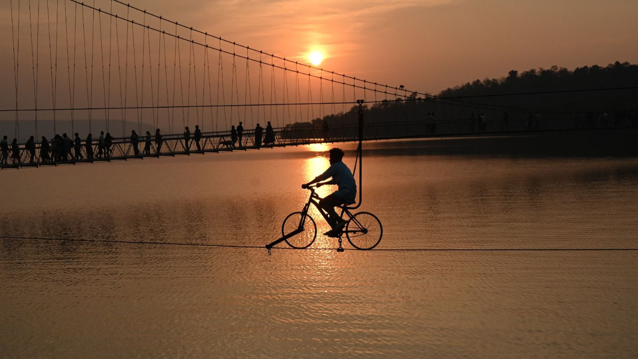 ఒక్క చూపుతోనే మైమరిపించే ఆసక్తికర చిత్రాలు