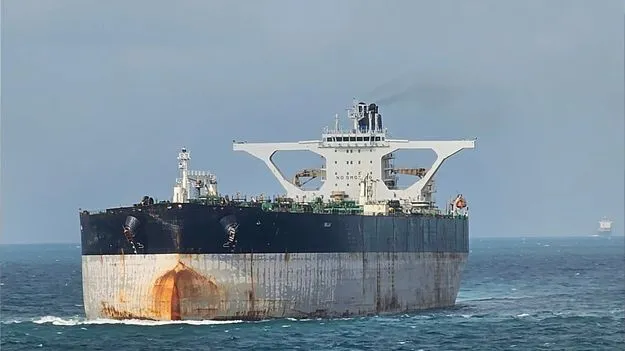 Indians In Russia Oil Tanker: అమెరికాకు చిక్కిన ముడి చమురు రవాణా నౌకలో భారతీయులు! అంతర్జాతీయ మీడియాలో కథనాలు
