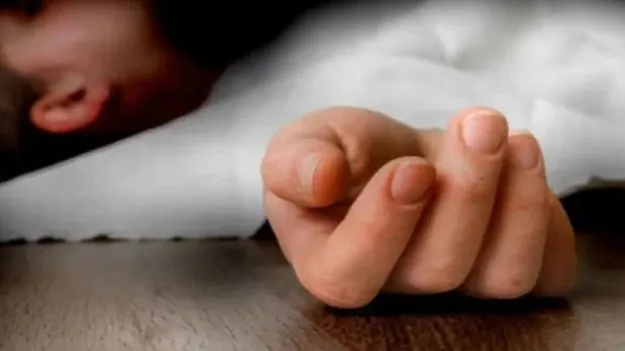 UP Crime: అమానుషం.. దుస్తులు పాడు చేసుకుందని చిన్నారిని కొట్టడంతో..