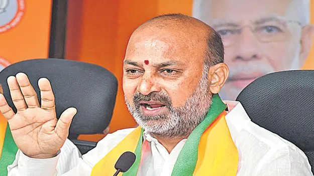 Union Minister Bandi Sanjay: ఎంఐఎం చీఫ్‌గా మహిళను నియమించగలరా..?