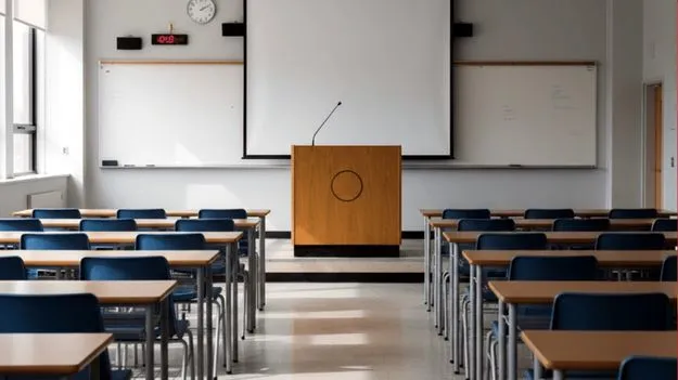 UP Government: వారాణసీ స్కూళ్లలో తమిళం తరగతులు!