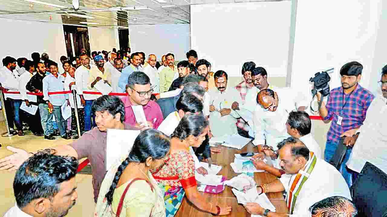 Revenue Staff Complaints: టీడీపీని తాకిన ‘భూ’ కంపం