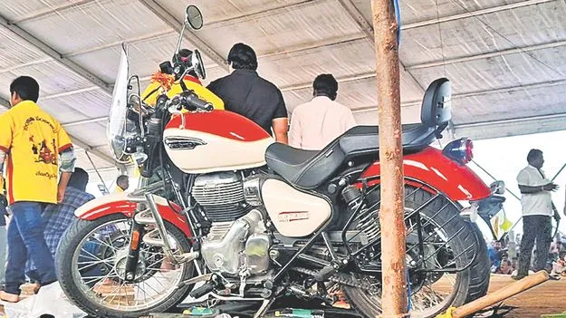 Sankranti Festival: ఏలూరులో ఎగసిన సందడి..